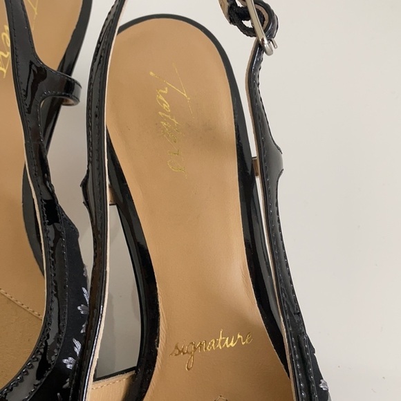 Trotters Kimberly Dress Pump - Picture 10 of 12